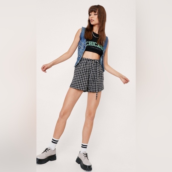 NastyGal Mono Checked Belted Shorts In Size L - Picture 1 of 6
